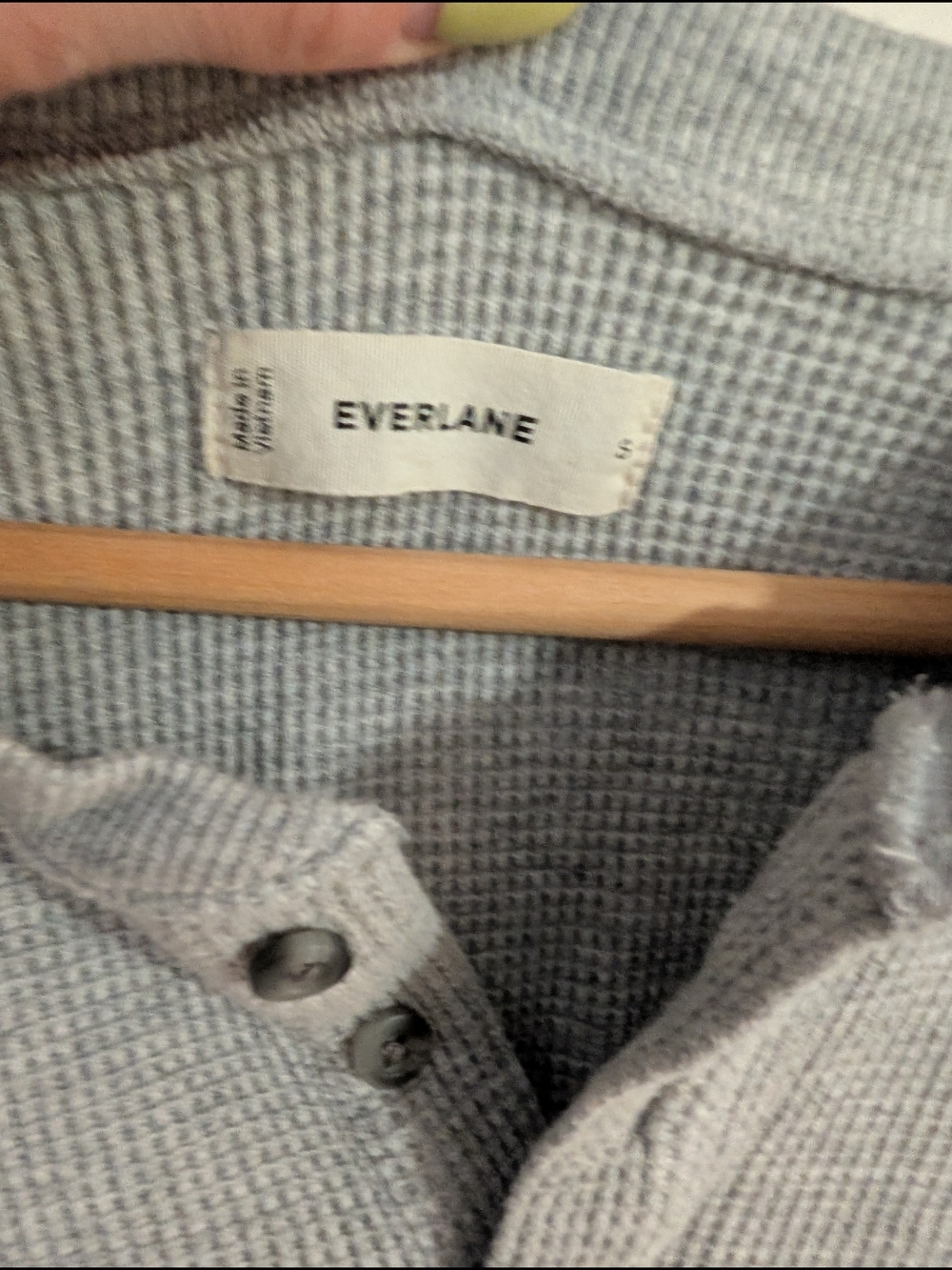 Everlane Men's Light Gray Henley Waffle Knit - Picture 7 of 9